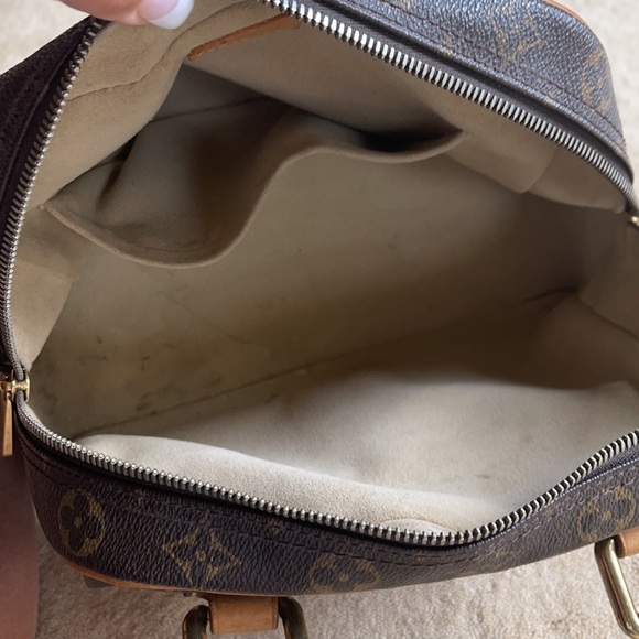 Louis Vuitton Manhattan PM bag - Picture 8 of 16